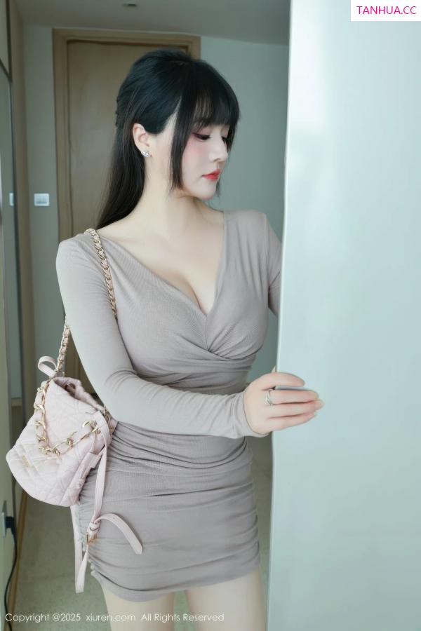   [XiuRen]高清写真图 2025.09.02 No.10718 沈南汐RuRu 原色丝袜第11张图片